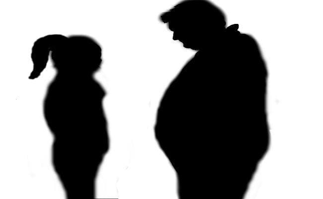 नौ साल की बेटी का चिकित्सक पिता 16 वर्षीया नाबालिग के साथ फरार, बीवी से चल रहा था अनबन