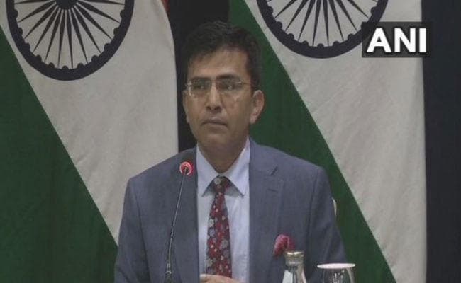 कश्मीर पर भारत की खरी-खरी, कहा- तीसरे पक्ष की भूमिका स्वीकार नहीं, हताश हैं इमरान