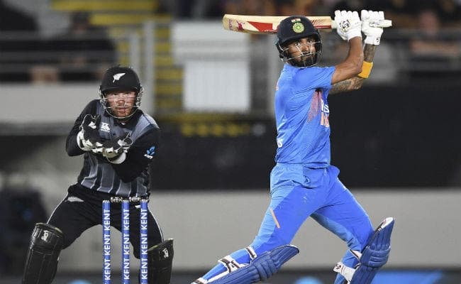 विकेटकीपिंग का लुत्फ उठा रहा हूं, बल्लेबाजी करने में मदद मिल रही : राहुल