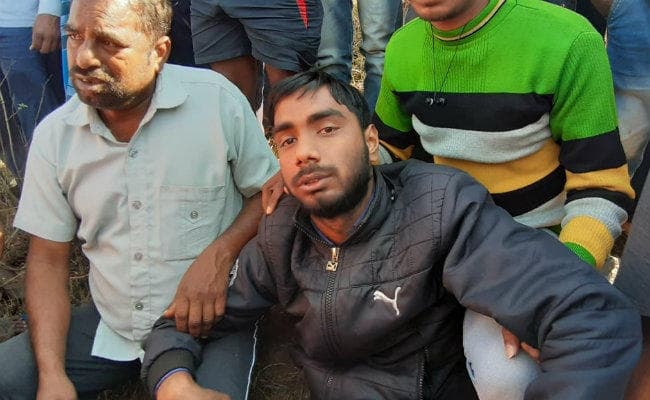 बाइकर्स गैंग के अपराधियों ने गोली चलाकर दिनदहाड़े युवक से लूटे 2 लाख, 53 हजार