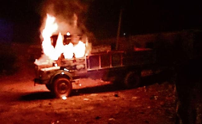 लोहरदगा में सीएए और एनआरसी के समर्थन में रैली पर पथराव मामला : सड़कों पर सन्नाटा कर्फ्यू में भी कई जगह हुई झड़प