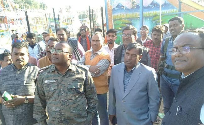 डीडीसी ने मेला में दुकानदारों को लगायी फटकार, खाद्य पदार्थ की गुणवत्ता पर सवाल