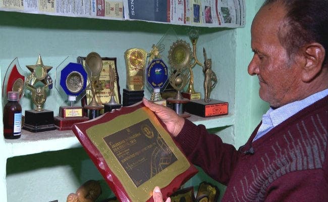 नागपुरी गायक मधु मंसूरी हंसमुख और शशधर आचार्य पद्मश्री से सम्मानित