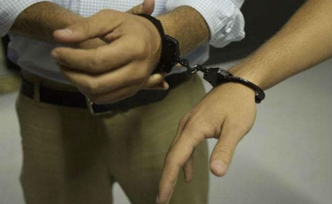 दोहरे हत्याकांड में दंपती गिरफ्तार