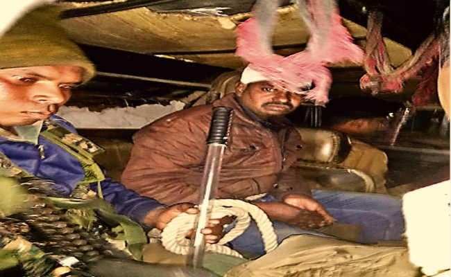 लालपुर में फिर जेवर दुकानदार को अपराधियों ने बनाया निशाना, धराया