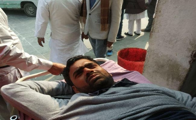 अंधाधुंध फायरिंग कर आधा दर्जन बदमाशों ने केमिस्ट को किया घायल, हालत गंभीर