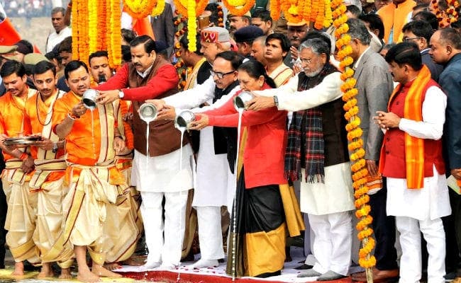 #NirmalGanga : बलिया में गंगा पूजन कर निकली गंगा यात्रा, डिप्टी सीएम सुशील मोदी हुए शामिल
