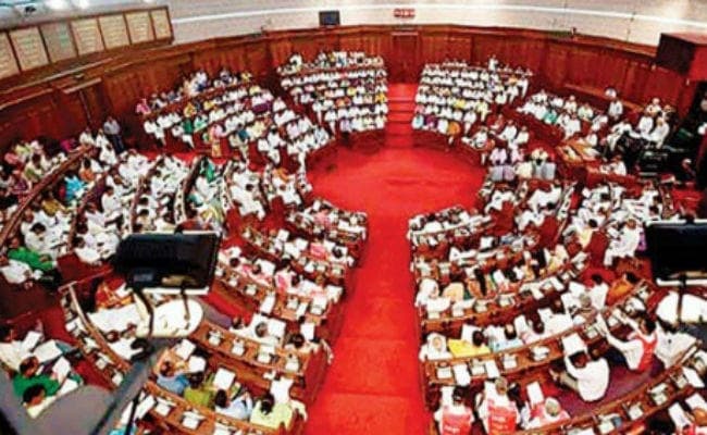 पश्चिम बंगाल विधानसभा में सीएए विरोधी प्रस्ताव पारित, ममता ने केंद्र के खिलाफ मोर्चा खोला