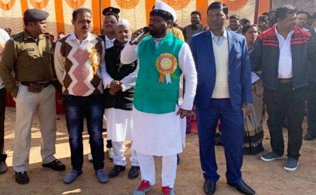 राशन की मिल रही शिकायतों के बाद विधायक गंभीर, आपूर्ति पदाधिकारी को चेताया