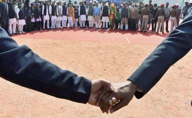 सीएए व एनआरसी के विरोध में 11 किमी. की मानव शृंखला