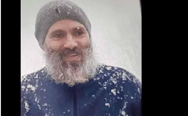 उमर की तस्वीर पर राजनीतिक प्रतिक्रिया - गिरिराज ने कहा, धारा 370 हटा है, उस्तरा नहीं