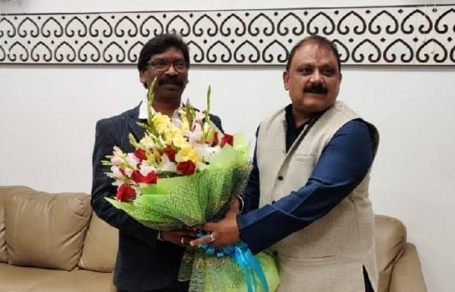 विधायक मिथिलेश ठाकुर : जिला परिषद अध्यक्ष से मंत्री बनने तक का सफर