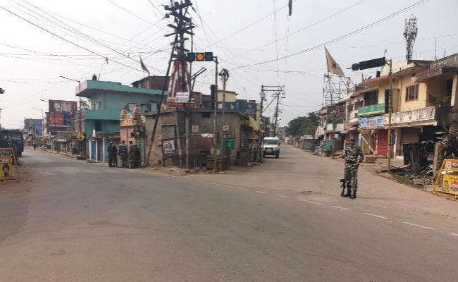 लोहरदगा हिंसा : जिले में छठे दिन भी कर्फ्यू जारी, दिनभर घर में बंद रहे लोग, चप्‍पे-चप्‍पे पर पुलिस