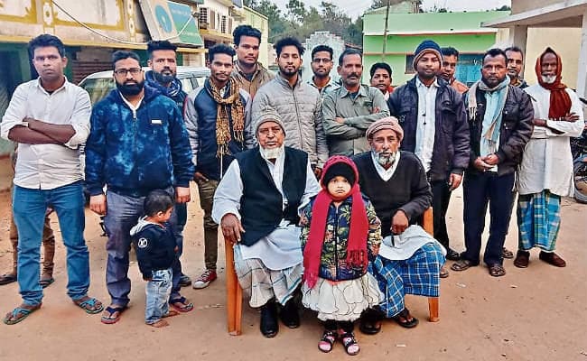 मधुपुर : चौथी बार जीतकर मंत्री बने हाजी हुसैन अंसारी, शपथग्रहण के बाद कहा- बेहतर काम करेंगे