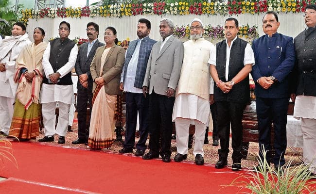 कैबिनेट का विस्तार : हेमंत सरकार में अब 11 मंत्री, मंत्रिमंडल में संताल परगना-कोल्हान का रहा दबदबा, सीएम सहित आठ मंत्री यहीं से