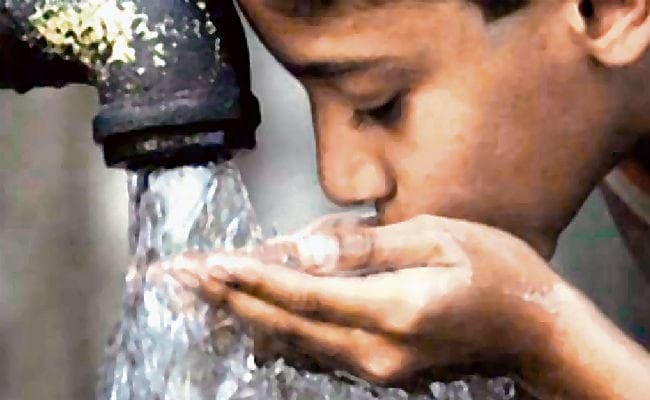 बिहार: भागलपुर के बाजार में सूखे पड़े सभी प्याऊ, कंठ गीला करने में जेब हो रहे ढीले