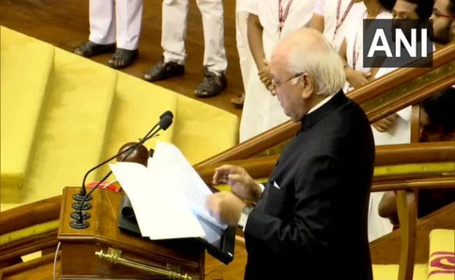 केरल विधानसभा में सीएए पर सियासी संग्राम, भारी विरोध के बीच राज्यपाल ने पढ़ा CAA के खिलाफ प्रस्ताव