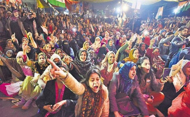 शाहीनबाग: प्रदर्शन के दौरान हथियार लहराने के मामले में पुलिस ने बंदूक के मालिक को हिरासत में लिया