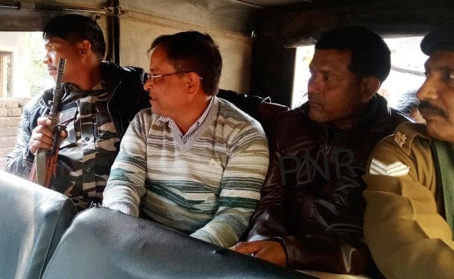 झारखंड में एसीबी ने 20 हजार रुपये रिश्वत लेते सिविल सर्जन कार्यालय के बड़ा बाबू को दबोचा