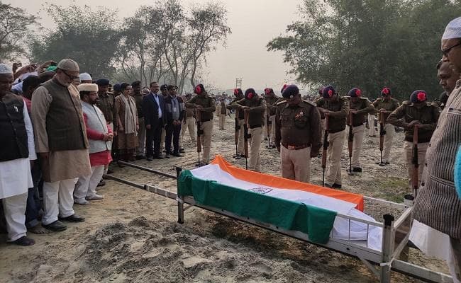 राजकीय सम्मान के साथ सुपुर्द-ए-खाक हुए विधायक डॉ अब्दुल गफूर