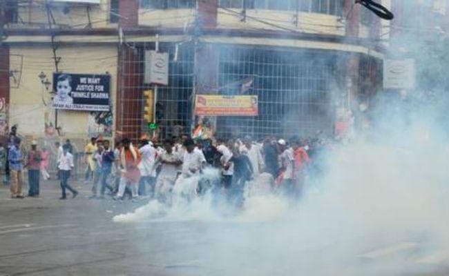 सीएए के खिलाफ प्रदर्शन के दौरान झड़प, उपद्रवियों ने बम फेंके, चलायी गोली, दो मरे