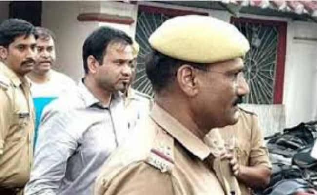गोरखपुर के डॉक्टर कफील खान मुंबई में गिरफ्तार, AMU में भड़काऊ भाषण देने का आरोप
