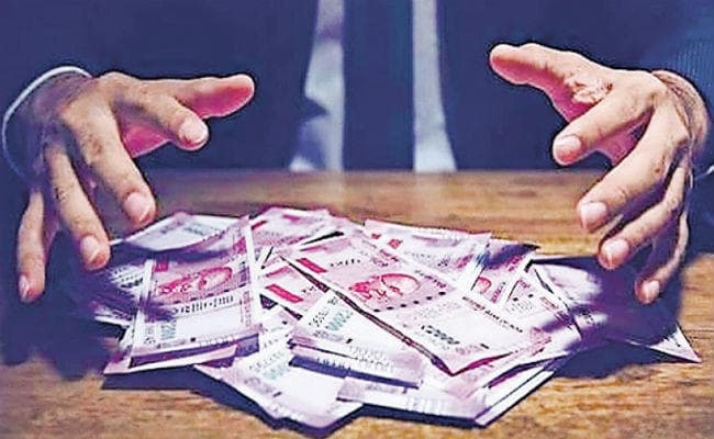 पटना : आयकर विभाग ने 300 कॉलेजों को भेजा नोटिस, पीएफ के नाम पर गलत खाता खोल कॉलेजकर्मियों का पैसा किया जमा