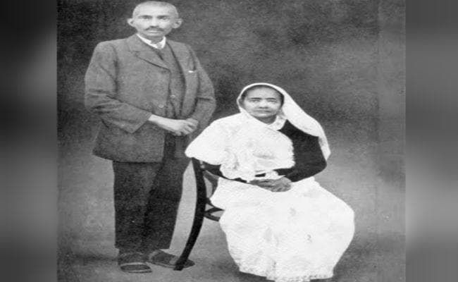 पुण्यतिथि विशेष: दलित दूदाभाई का विरोध करने पर पत्नी कस्तूरबा को तलाक देना चाहते थे ''महात्मा गांधी''