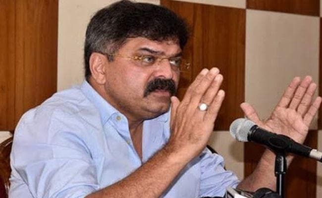 महाराष्ट्र के मंत्री ने कहा- इंदिरा गांधी ने आपातकाल लागू कर लोकतंत्र का गला घोंटने की कोशिश की