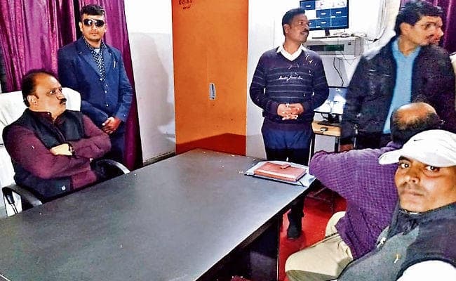 बच्ची के गर्भवती होने के मामले की जांच करने पहुंचे मंत्री मिथिलेश ठाकुर, कहा- जो भी दोषी होंगे, छोड़े नहीं जायेंगे