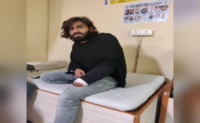 जामिया गोलीकांड में घायल छात्र शादाब फारूक को एम्स से मिली छुट्टी