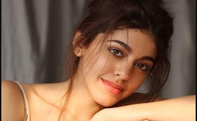 आलिया की फिल्‍म देख ऐसा था मां पूजा बेदी का रिएक्‍शन