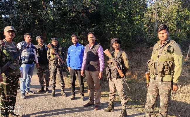 सिमडेगा : सड़क दुर्घटना के संवेदनशील स्थलों का सुरक्षा टीम ने किया निरीक्षण