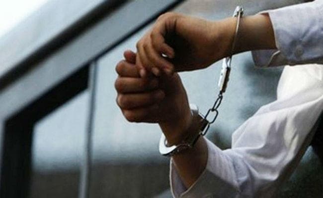 छात्रा के साथ दुष्कर्म करने के आरोप में हेडमास्टर गिरफ्तार