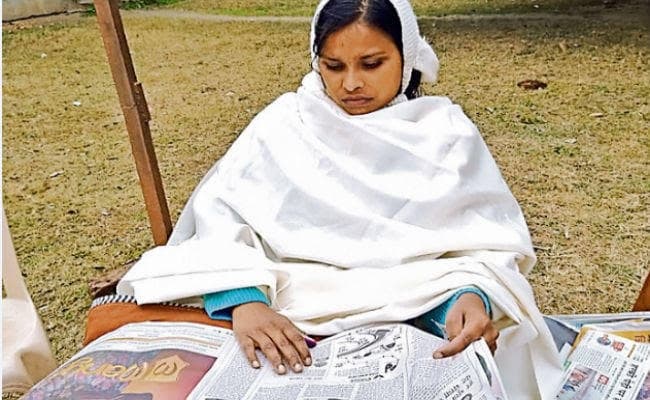 साध्वी पद्मावती को पुलिस ने अनशन से उठाया