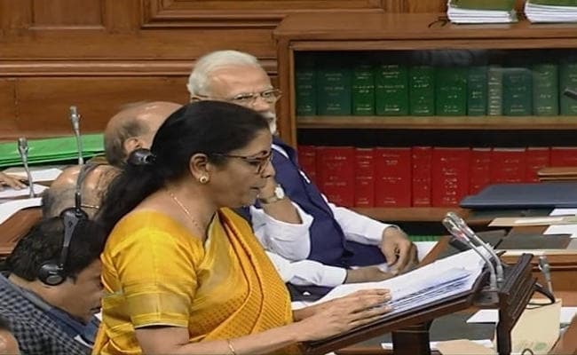 राज्यों को कृषि भूमि पट्टे, ठेका खेती को तीन केंद्रीय कानून अपनाने को कहा : सीतारमण