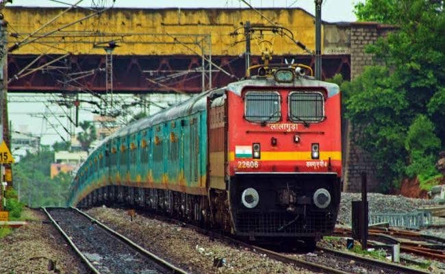 IRCTC, Indian Railway News : भागलपुर और हावड़ा के बीच चलेगी प्राइवेट ट्रेन, जानिए नई ट्रेन का शेड्यूल...