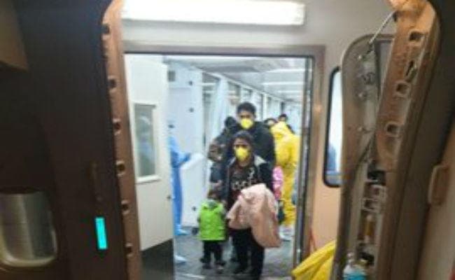 कोरोना वायरस का खौफ: एयर इंडिया का दूसरा विमान वुहान से 323 भारतीयों को लेकर पहुंचा दिल्ली