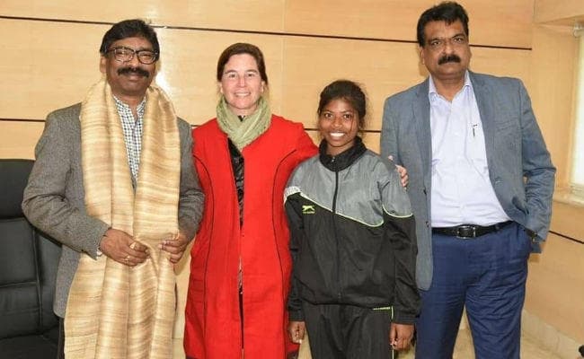 अमेरिका में हॉकी की ट्रेनिंग लेगी घोर उग्रवाद प्रभावित जमटी गांव की प्रियंका, माता-पिता रांची में करते हैं मजदूरी