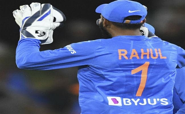 लगातार क्रिकेट पर बोले राहुल - एक महीने में इतने सारे मैच खेलना शारीरिक रूप से मुश्किल