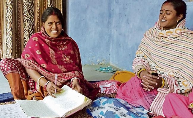 पटना : शादी के 20 साल के बाद किया ग्रेजुएशन, अब जीविका संकुल संघ में हैं मास्टर बुक कीपर