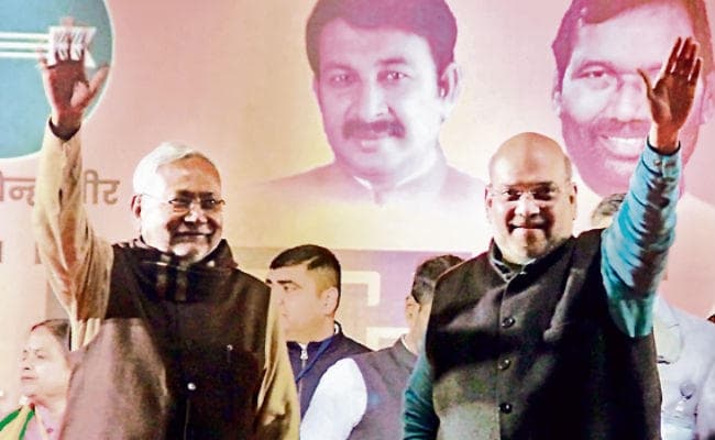 दिल्ली सरकार नहीं दे रही बिहार की बसों को आने की अनुमति : नीतीश कुमार