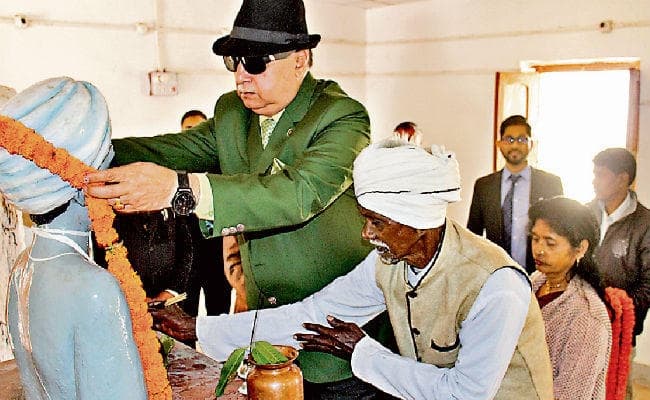 हाइकोर्ट के जस्टिस डॉ एसएन पाठक ने कहा- अगर पत्थलगड़ी का मतलब, हम भारत का संविधान नहीं मानेंगे है, तो यह देशद्रोह