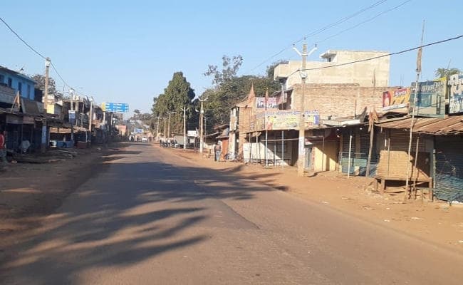 Jharkhand : लोहरदगा में तिरंगा यात्रा पर हमले के बाद हुई हिंसा के विरोध में बेड़ो बंद