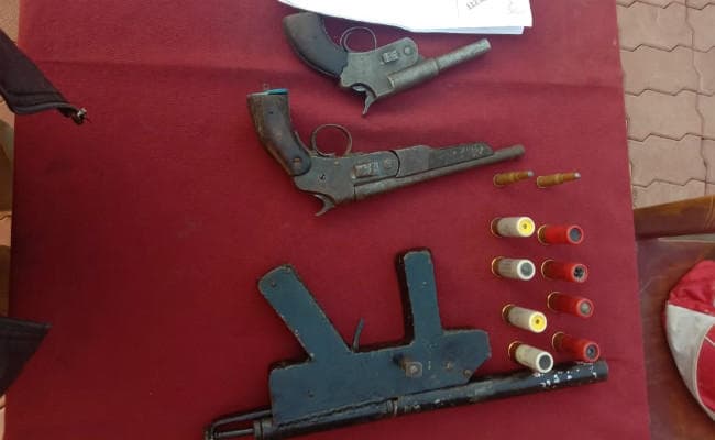 बड़ी घटना को अंजाम देने की योजना फेल, पुलिस ने PLFI के तीन उग्रवादियों को किया गिरफ्तार