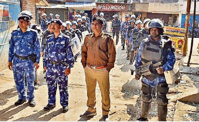 लोहरदगा : दिन में कर्फ्यू में ढील के बाद भी सुरक्षा व्यवस्था कड़ी