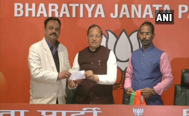 दिल्ली चुनाव : कांग्रेस को जोरदार झटका, दिग्गज नेता जनार्दन द्विवेदी के बेटे ने थामा भाजपा का दामन