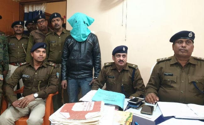 कोडरमा : वाहन चोर गिरोह का पर्दाफाश, एक गिरफ्तार, टेंपो चोरी कर भाग रहे आरोपी से हुआ खुलासा