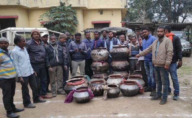 दो दिन में 6 क्विंटल कत्‍था जब्‍त, दर्जनों लोगों पर मामला दर्ज करने की प्रक्रिया शुरू