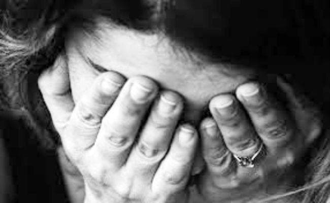 काम दिलाने के बहाने नाबालिग से रेप, घटना का बनाया वीडियो, पुलिस ने नहीं की कार्रवाई तो...